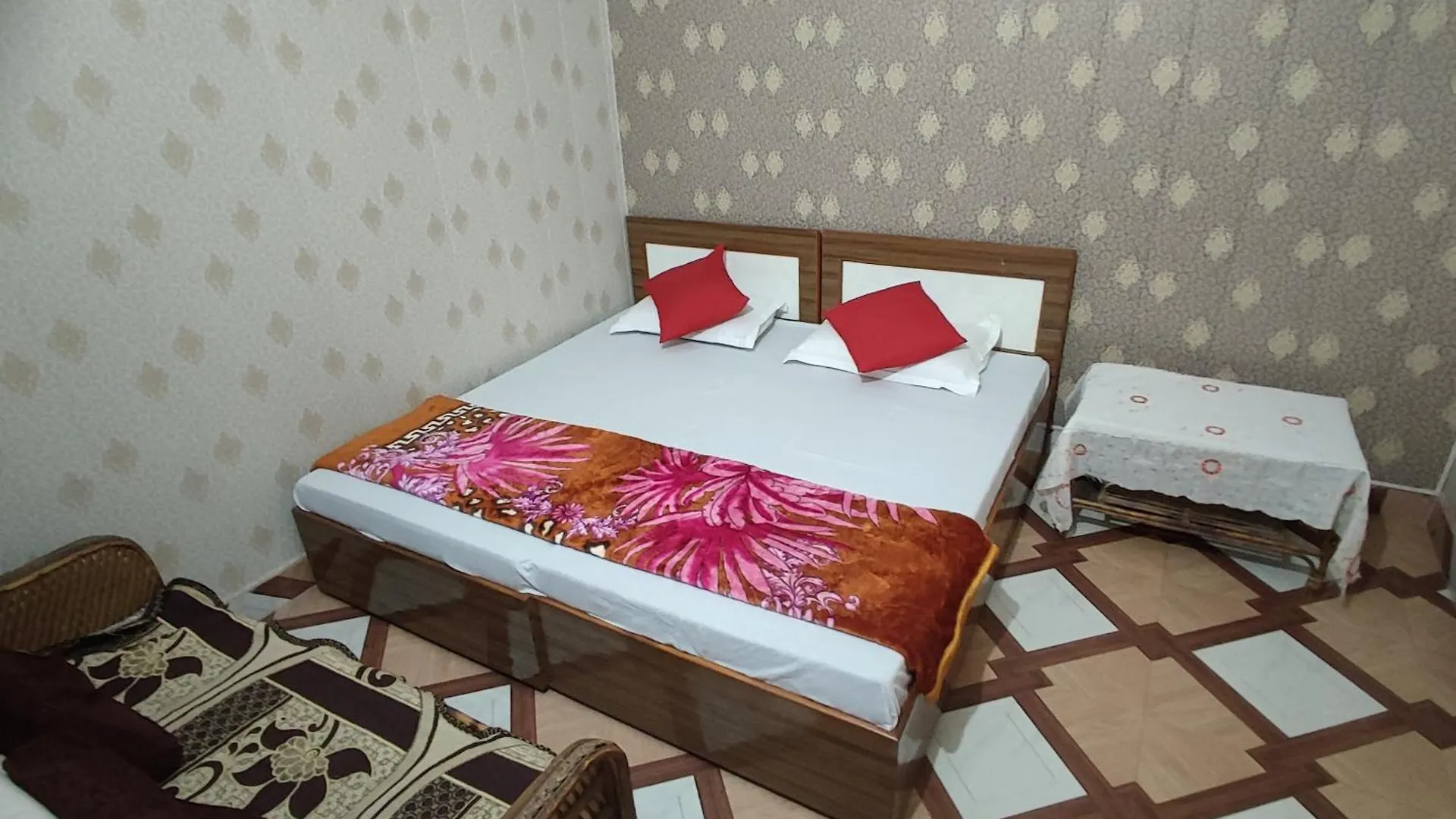 Kashi Nest Hotel Varanasi 2*,  India