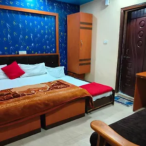 H M International Hotel